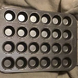 King Arthur Flour vintage 24 mini muffin pan